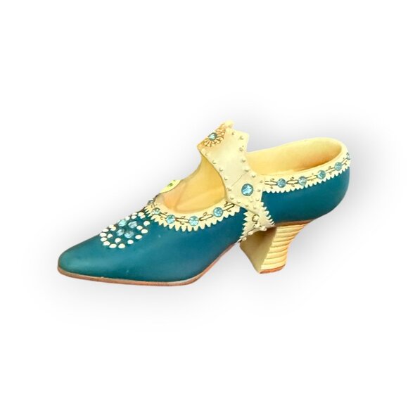 Stepping in Time “Morning Mist” – Collectible Shoe Ornament by Ashton-Drake - Picture 1 of 6